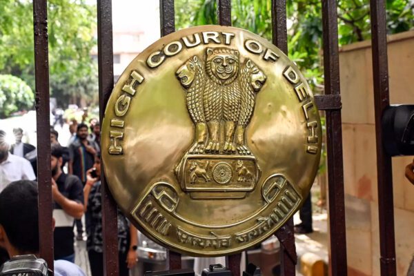 <p>Former SCBA President moves Delhi High Court against WhatsApp over abrupt account suspension</p>