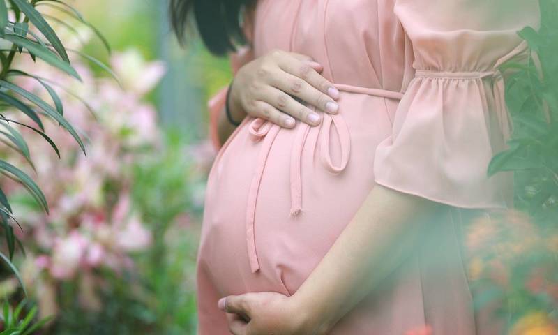 401378 pregnant woman