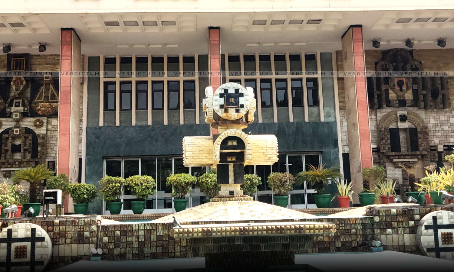 Delhi High Court Grants Bail To UAPA Accused For Smoke Canister Protest Outside Parliament