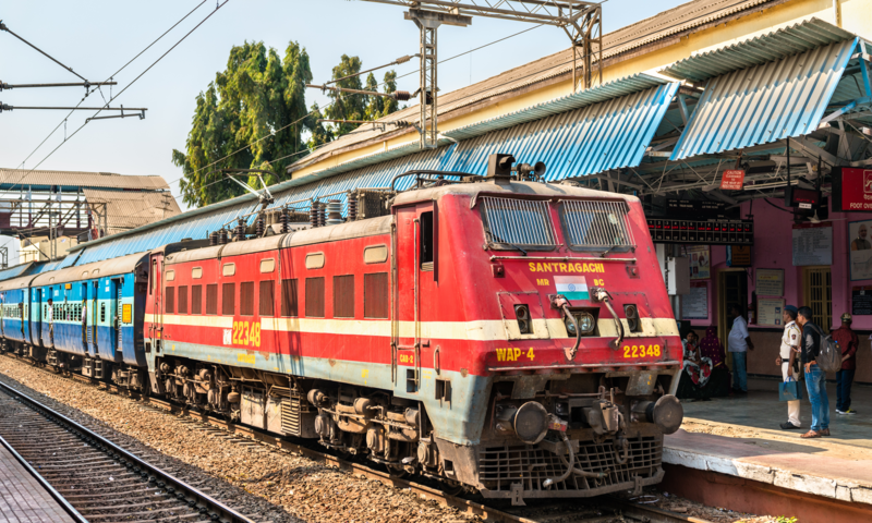 Delhi High Court Upholds Division Of Railway Posts Between Low Vision & Blind Aspirants