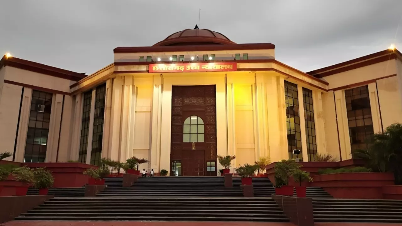 Chhattisgarh High Court Upholds Dismissal Of Technician for Habitual Absenteeism, Says Imposition Of Punishment Is 'Managerial' Function