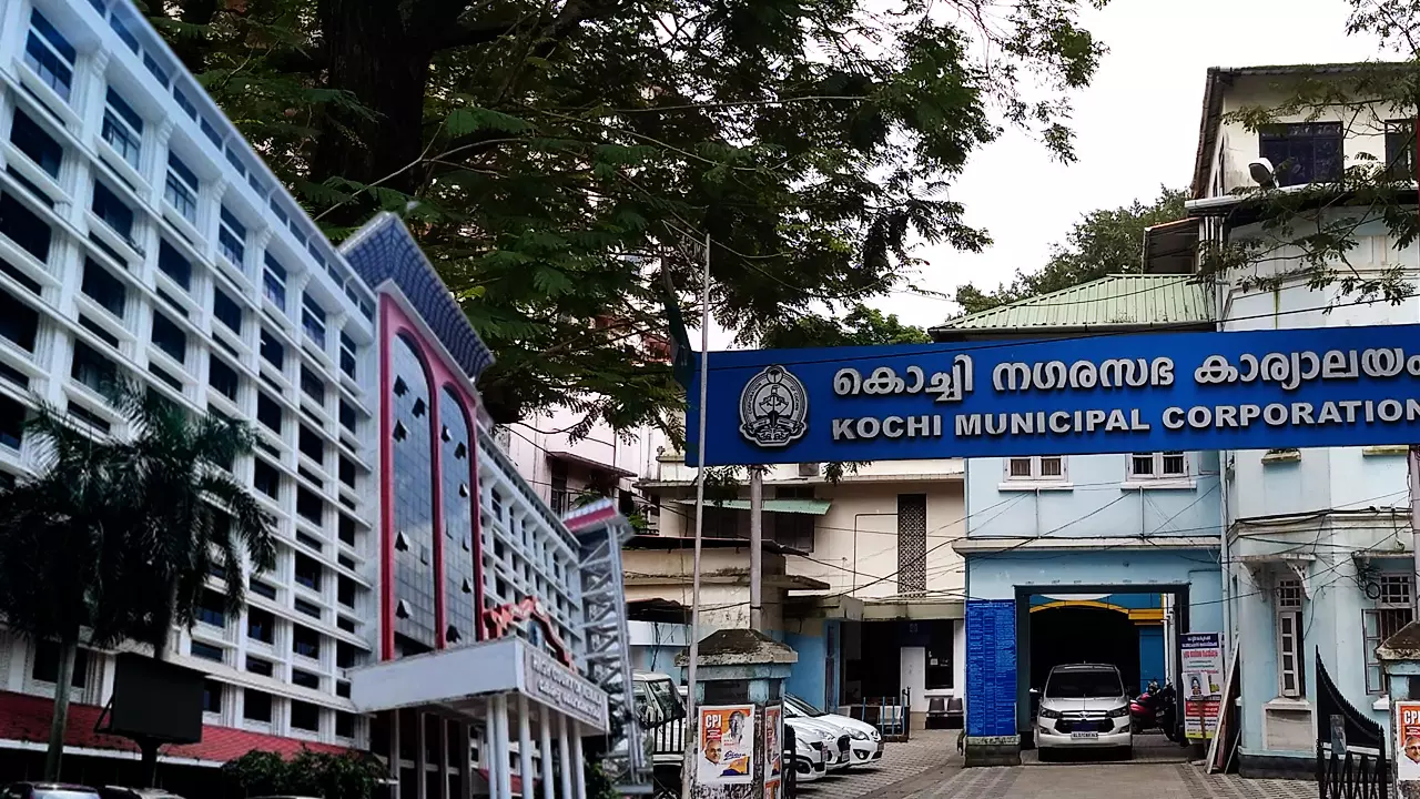 Kerala High Court Objects To Kochi Municipal Corporation Projecting Steps Taken Under Statutory Duty As Judicial Command, Seeks Secy's Response