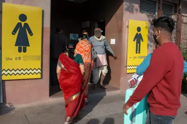 Delhi High Court Raps Civic Bodies For ‘Complete Apathy & Insensitivity’ Over Maintenance Of Public Toilets, Calls For Comprehensive Plan Delhi High Court Raps Civic Bodies For 'Complete Apathy & Insensitivity' Over Maintenance Of Public Toilets, Calls For Comprehensive Plan