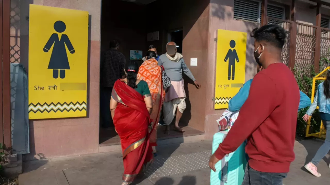 Delhi High Court Raps Civic Bodies For 'Complete Apathy & Insensitivity' Over Maintenance Of Public Toilets, Calls For Comprehensive Plan