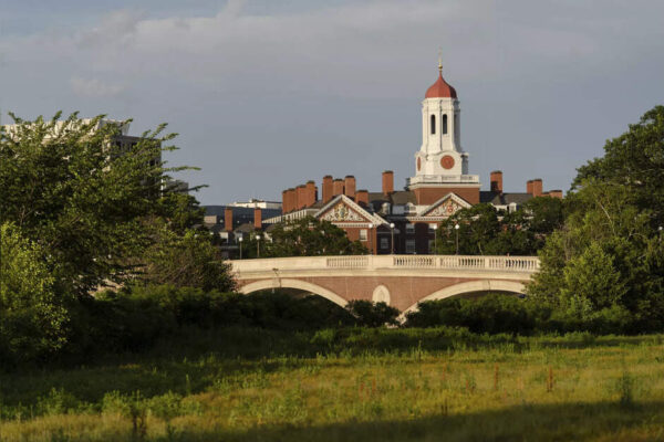 Judge Challenges Trump Administration in Hearing on Harvard Funding, ETLegalWorld