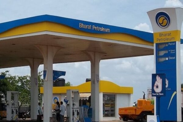 Delhi Petrol Pumps Approach High Court Against Penalties For Supplying Fuel To End-of-Life Vehicles Delhi Petrol Pumps Approach High Court Against Penalties For Supplying Fuel To End-of-Life Vehicles