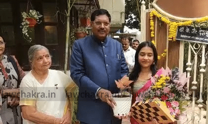 CJI Gavai Meets Chess Grandmaster Divya Deshmukh At Her Nagpur Home After Historic Win