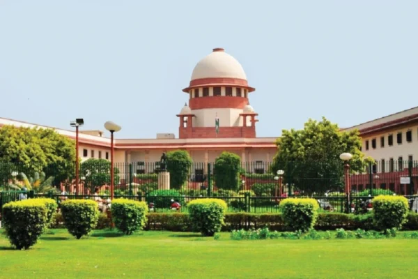 Supreme Court sends key question on district judge eligibility to Constitution Bench Supreme Court sends key question on district judge eligibility to Constitution Bench